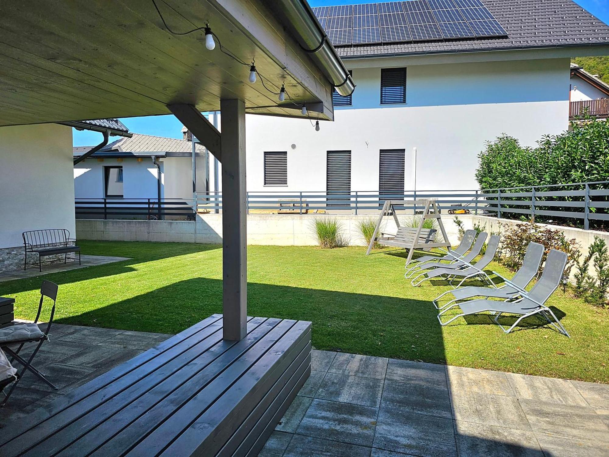Prima Countryside Apartments Zirovnica Buitenkant foto